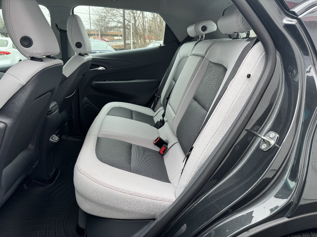 Used 2018 Chevrolet Bolt Premier w/ Driver Confidence II Package image 9
