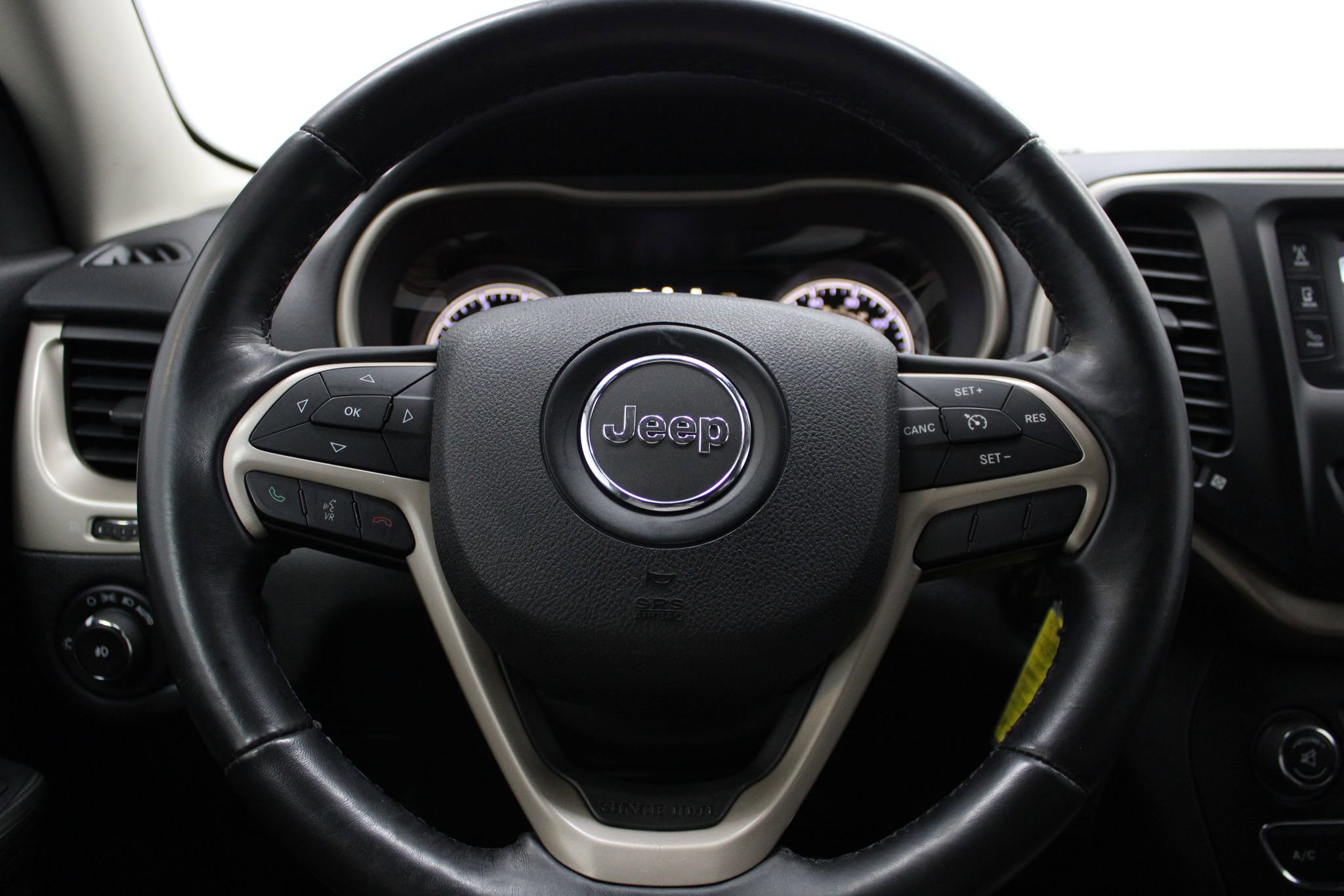 Used 2015 Jeep Cherokee Latitude image 26