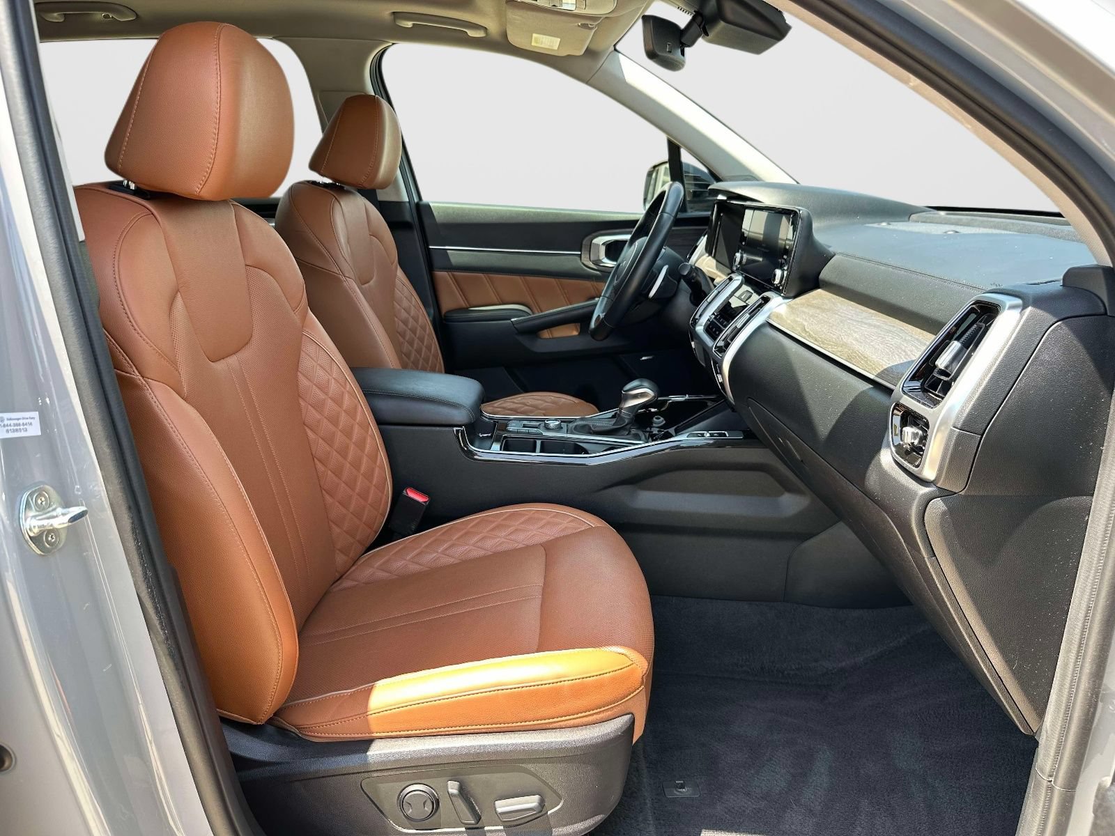 Used 2022 Kia Sorento SX Prestige w/ Rust Color Package AWD/4WD image 10