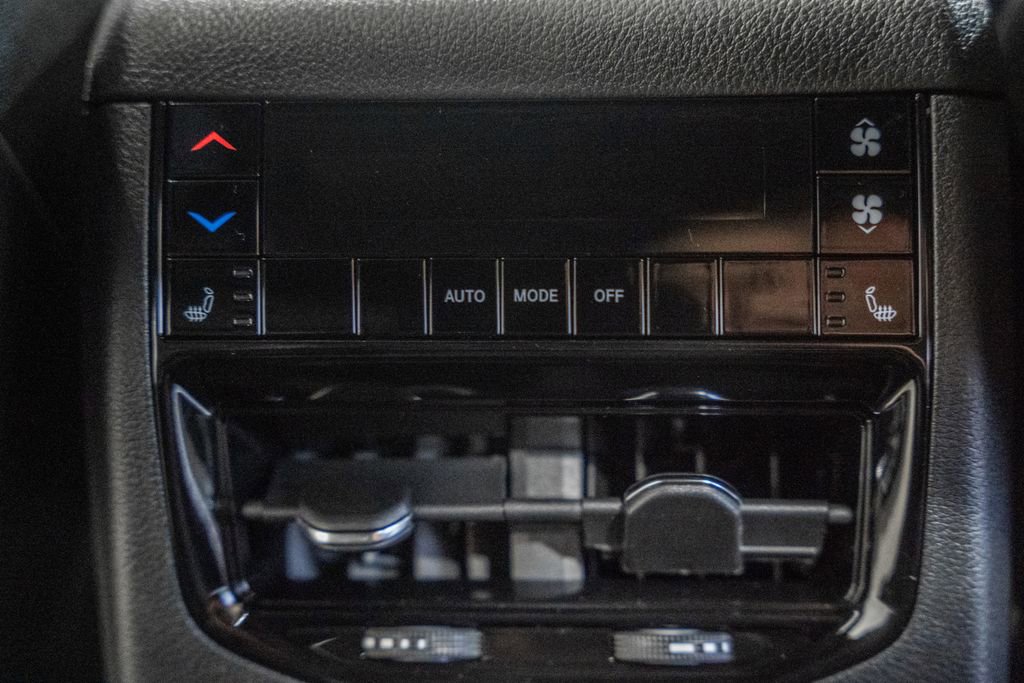 New 2025 Jeep Grand Cherokee L Limited w/ Luxury Tech Group II image 34