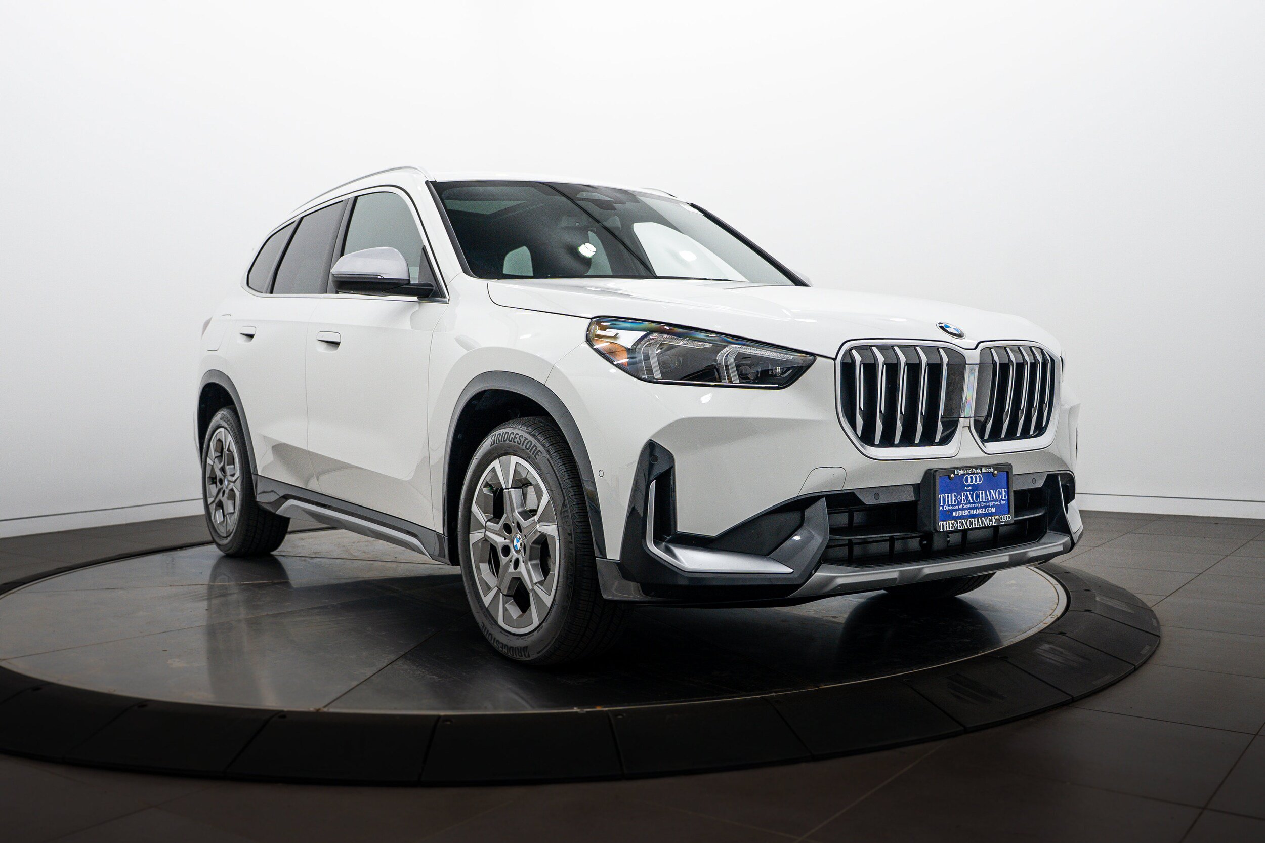 Used 2023 BMW X1 xDrive28i w/ Convenience Package AWD/4WD image 2