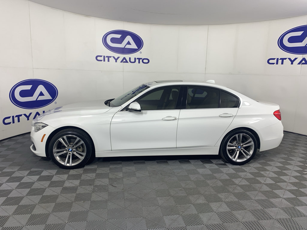 Used 2018 BMW 330i Sedan RWD image 6