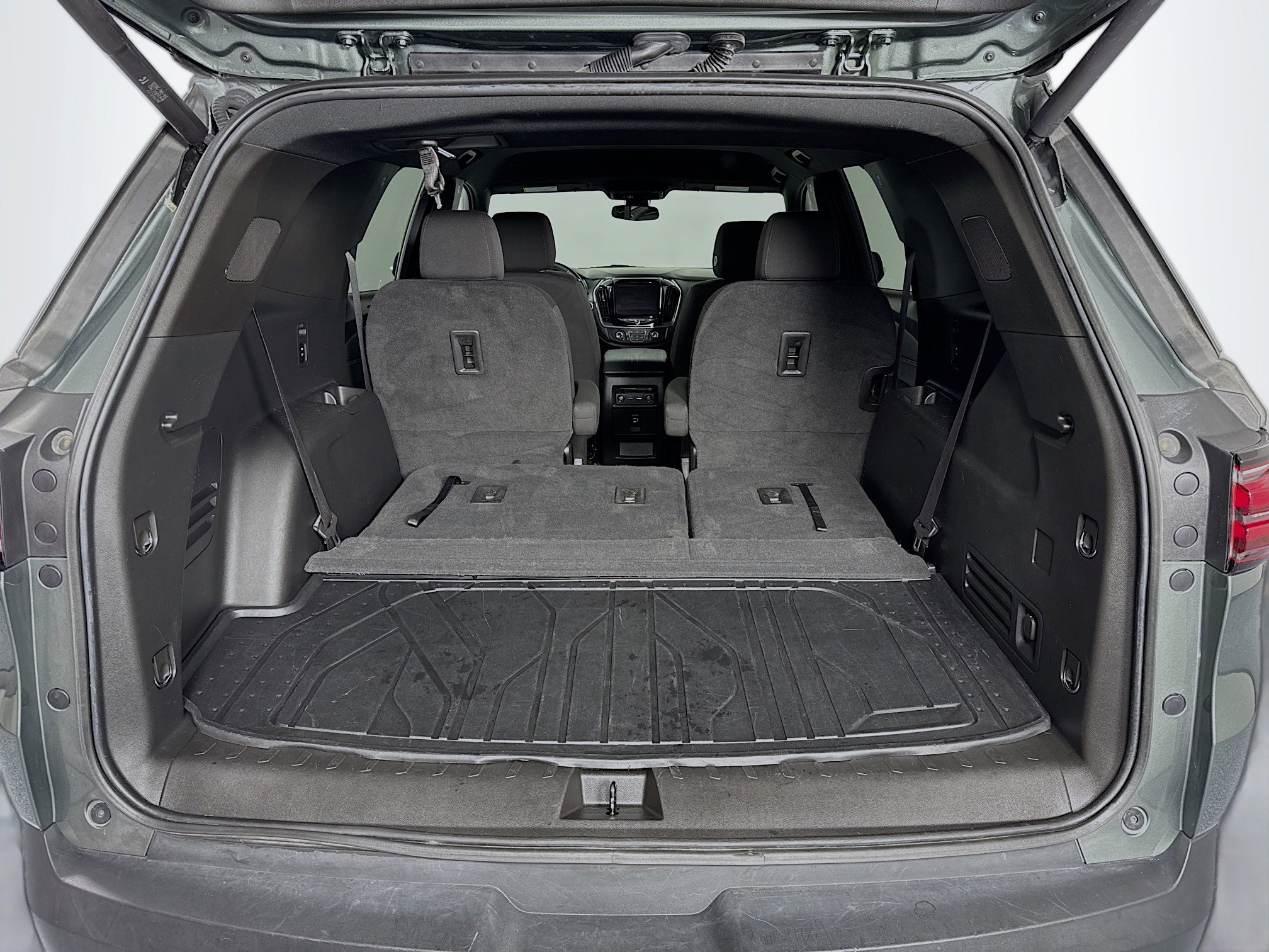 Used 2023 Chevrolet Traverse LT image 25
