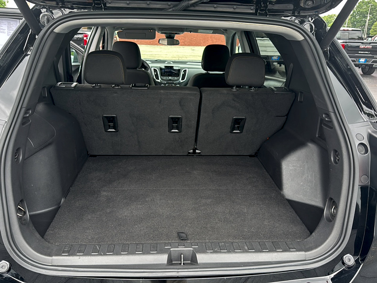 Used 2023 Chevrolet Equinox LT FWD image 20