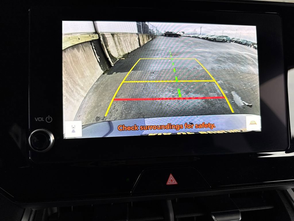 Used 2023 Toyota Venza LE image 15