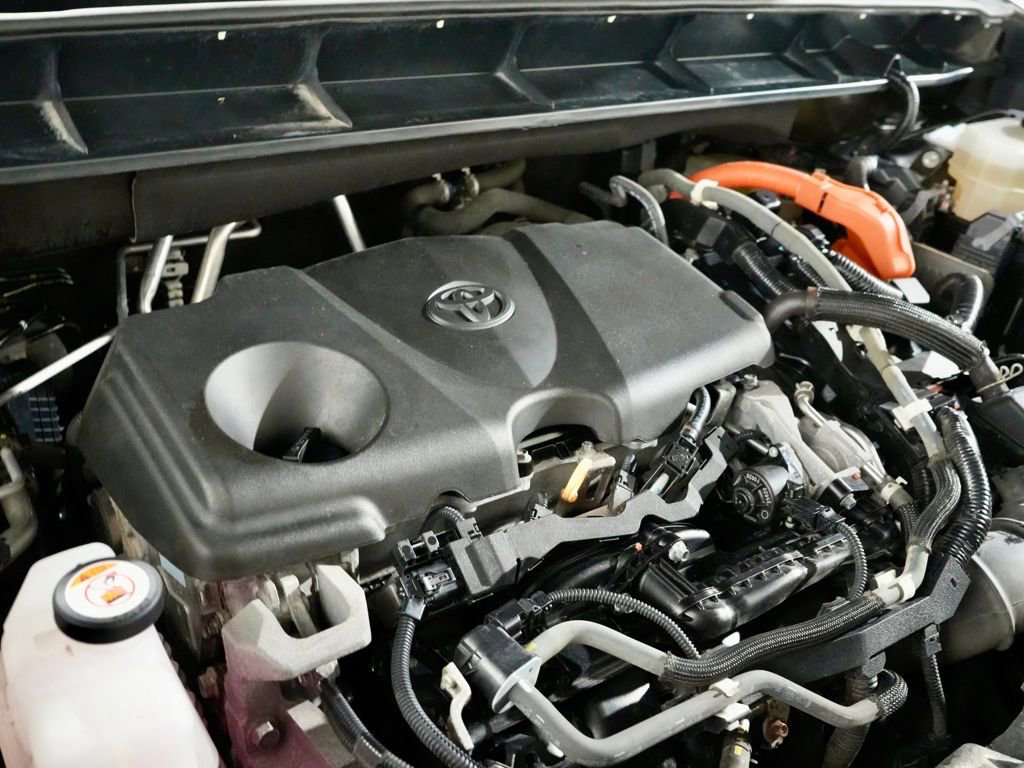 Used 2021 Toyota Highlander LE image 12