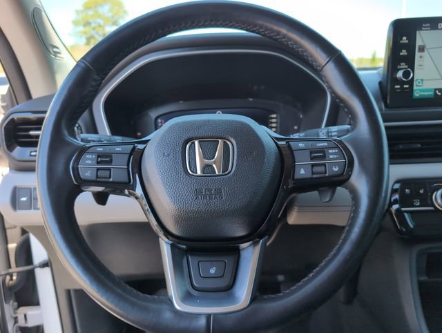 Used 2025 Honda Pilot Elite image 23