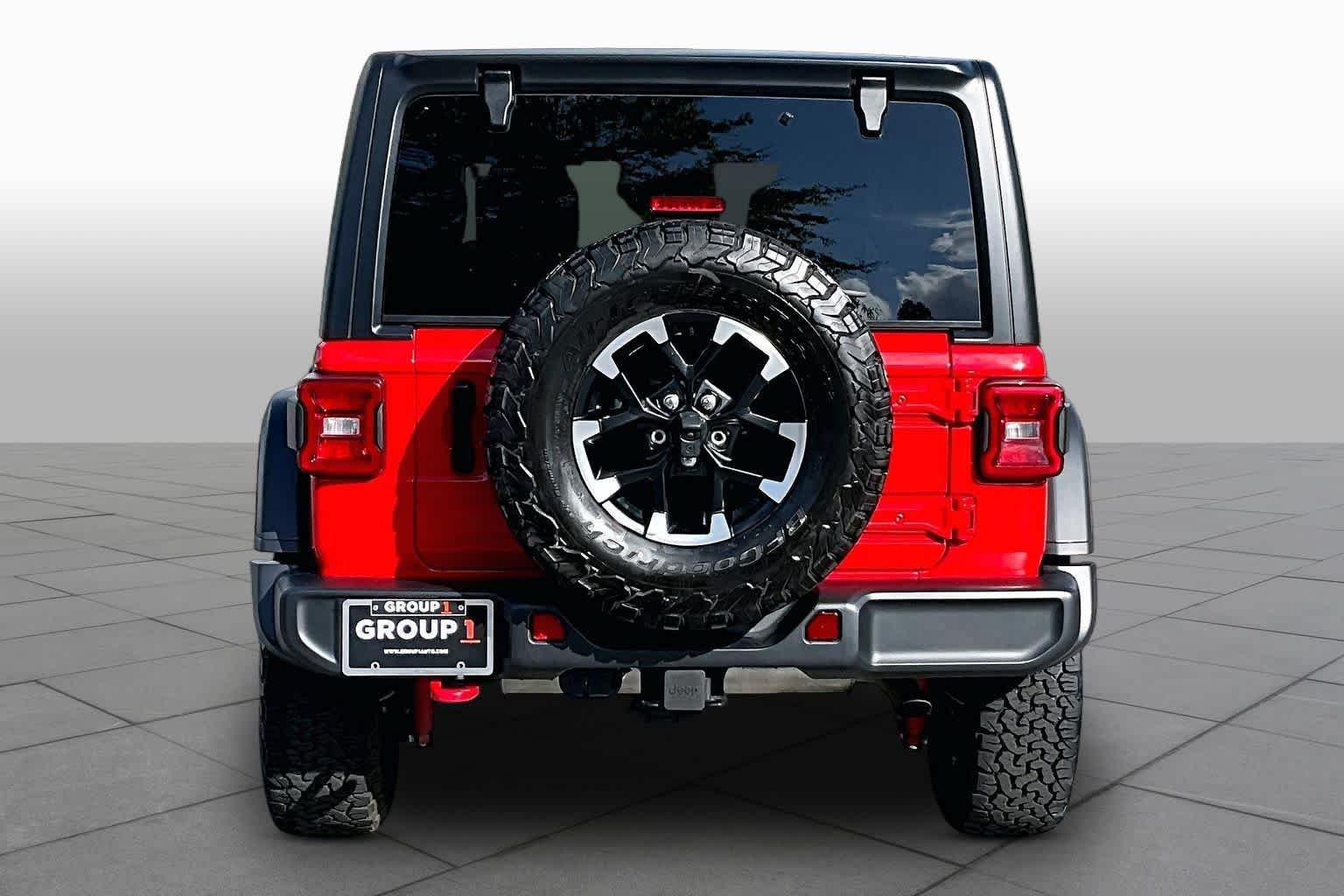 Used 2025 Jeep Wrangler Unlimited Rubicon AWD/4WD image 5