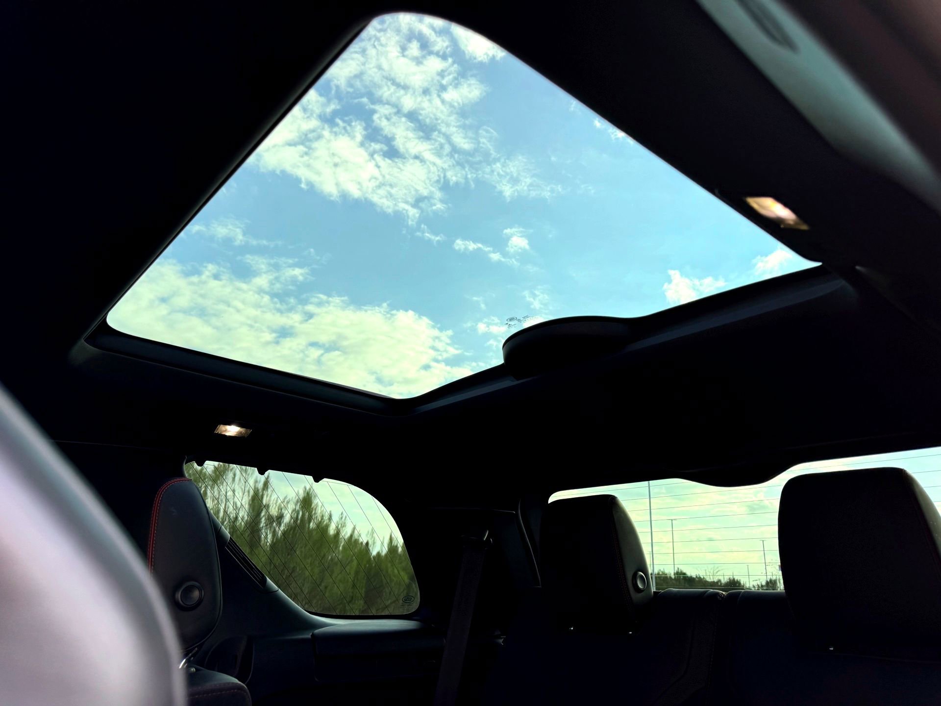 Used 2018 Land Rover Discovery HSE image 22