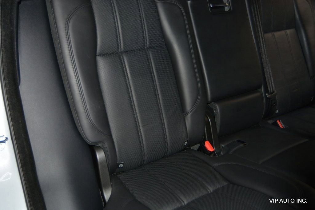 Used 2016 Land Rover Range Rover HSE image 25
