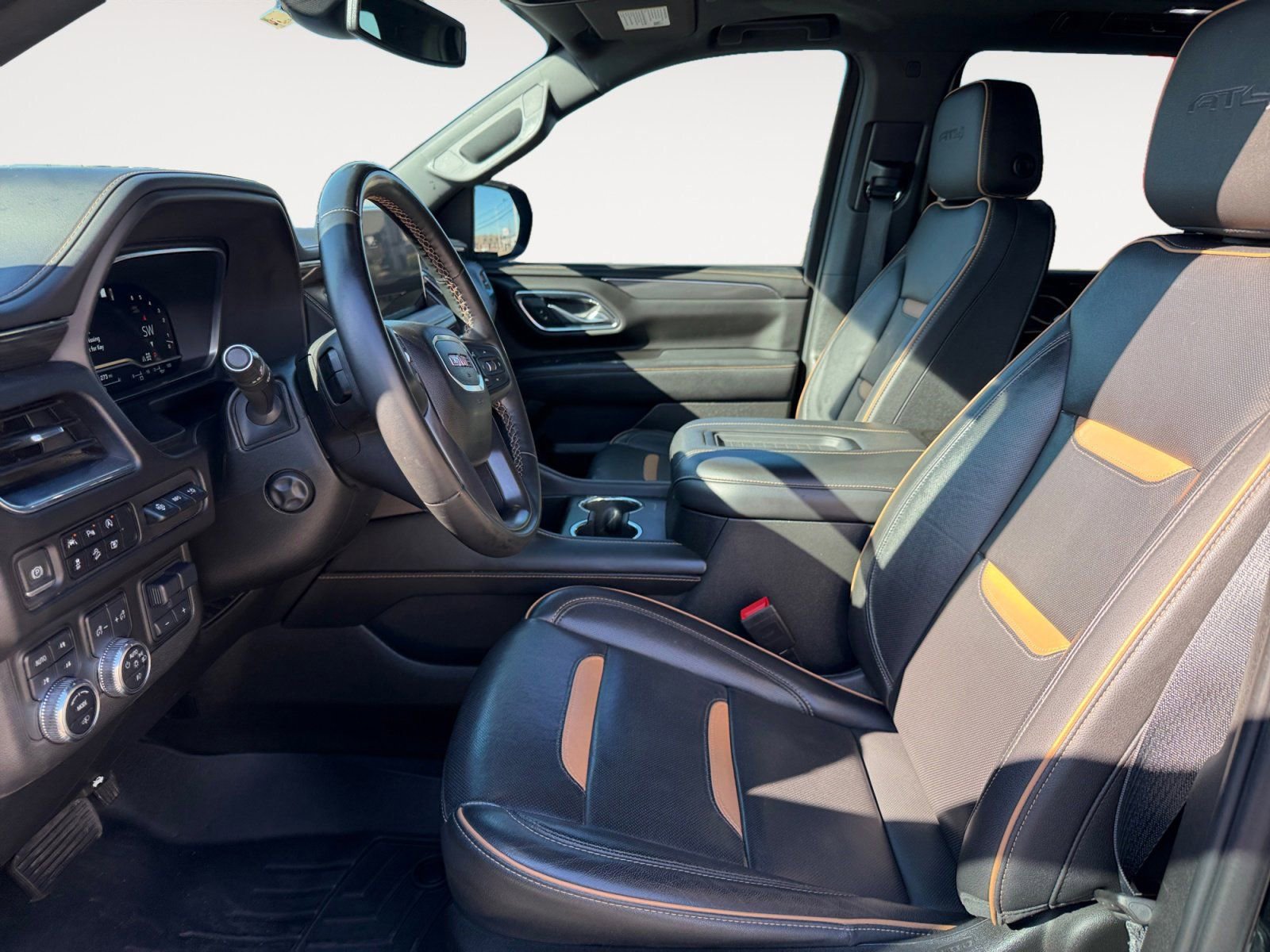 Used 2023 GMC Yukon AT4 w/ AT4 Premium Plus Package image 9