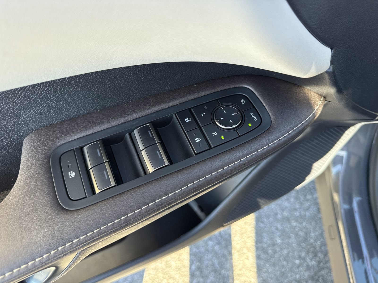 Used 2024 Lexus RX 350 FWD w/ Technology Package image 33