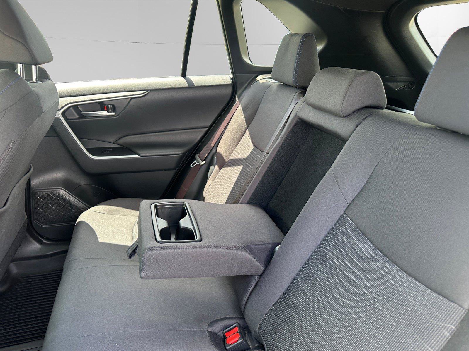 Used 2023 Toyota RAV4 SE w/ Convenience Package AWD/4WD image 5