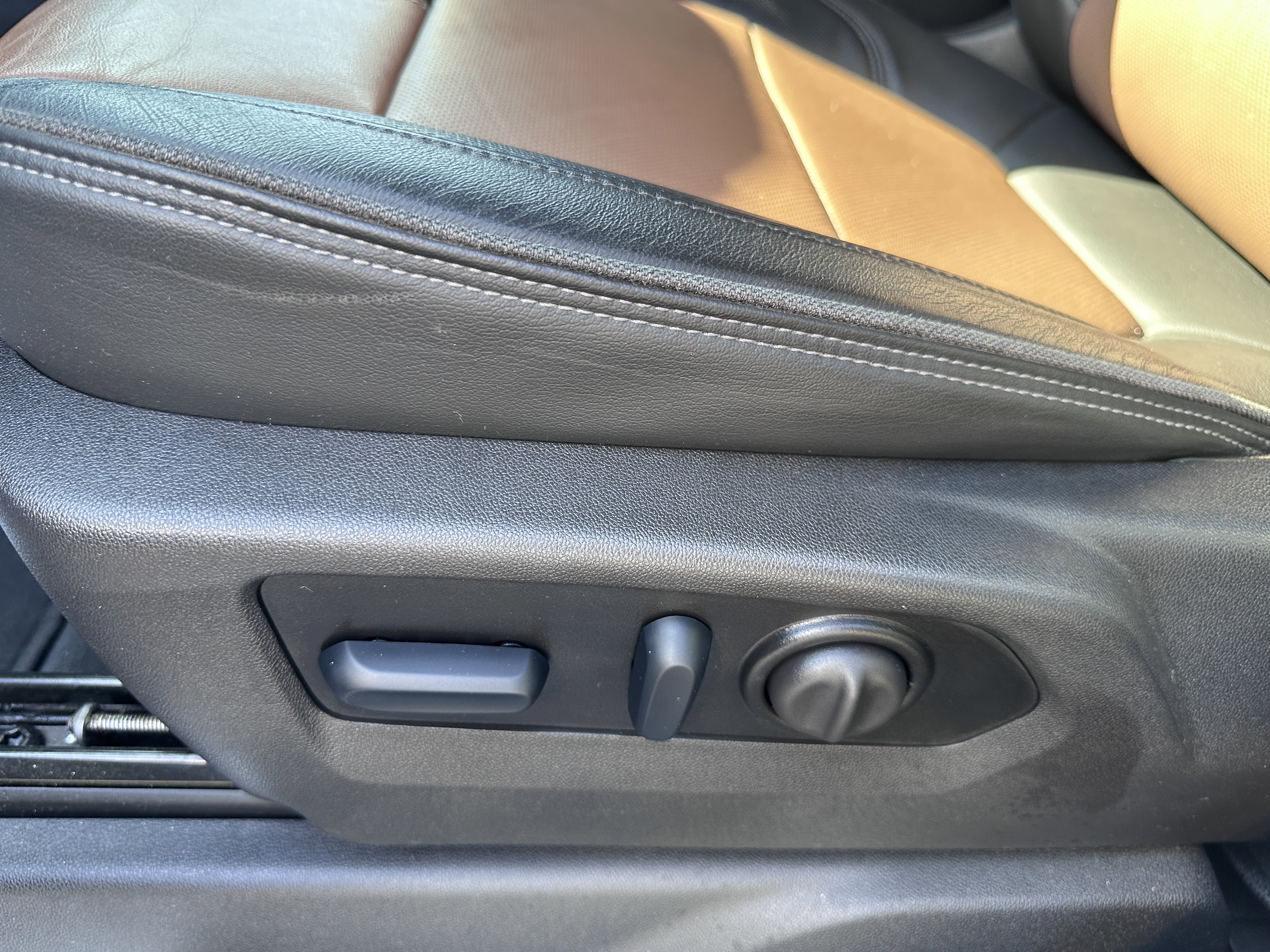 Used 2023 Chevrolet Silverado 2500 High Country image 18