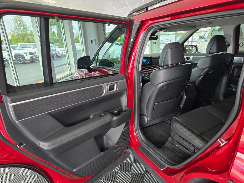 Used 2024 Hyundai Santa Fe Limited AWD/4WD image 33