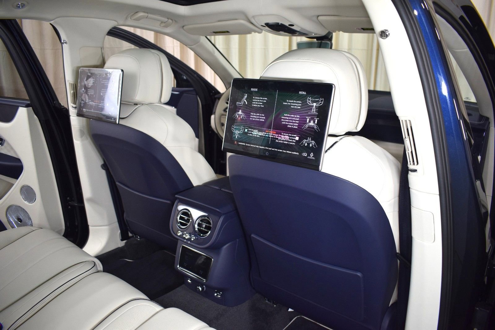 New 2025 Bentley Bentayga AWD/4WD image 21