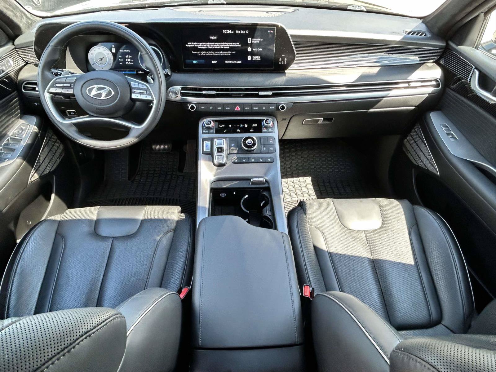 Certified 2025 Hyundai Palisade Calligraphy FWD image 9