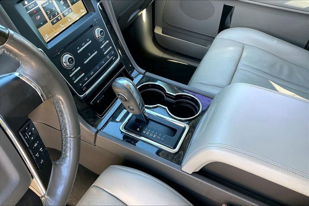 Used 2017 Lincoln Navigator Select image 15