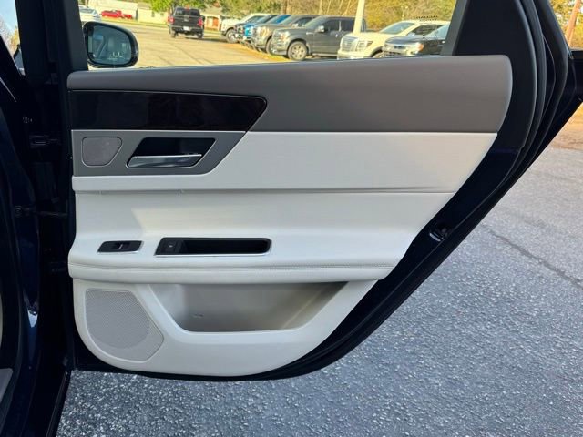 Used 2016 Jaguar XF Prestige image 12