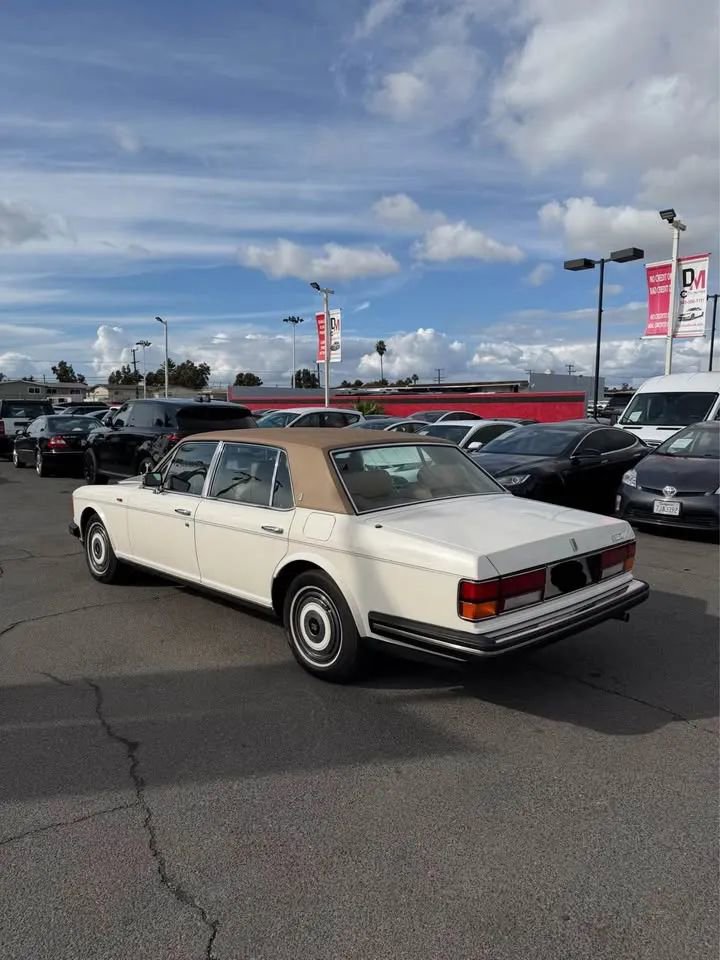 Used 1988 Rolls-Royce Silver Spur image 4