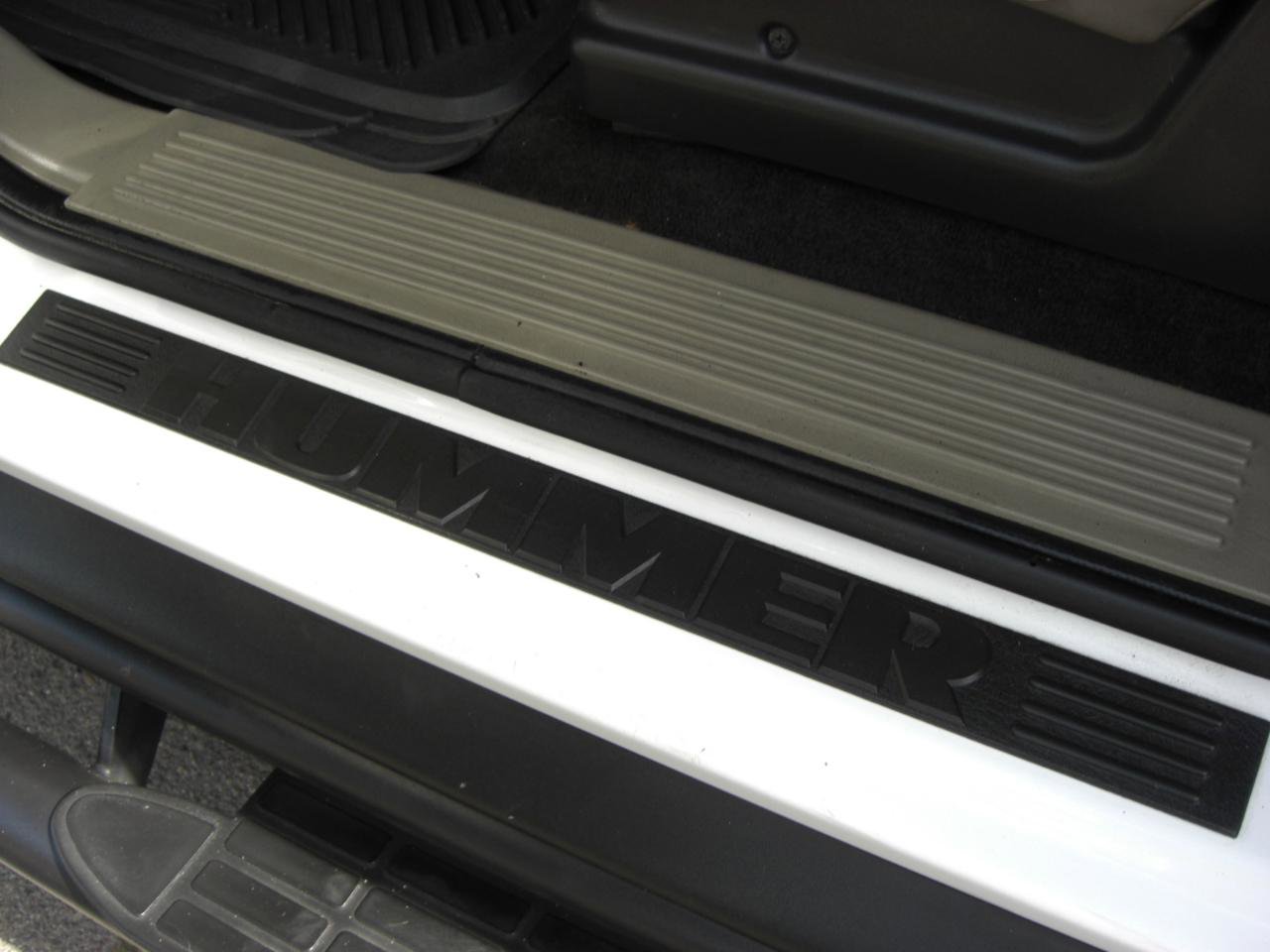 Used 2003 HUMMER H2 w/ Preferred Equipment Group image 26