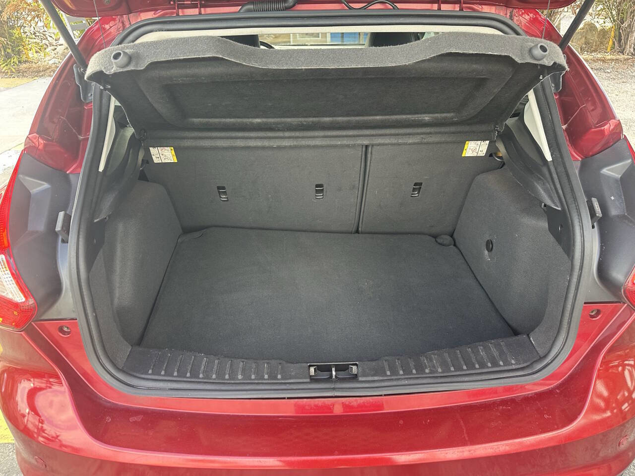 Used 2014 Ford Focus SE w/ Equipment Group 201A image 18