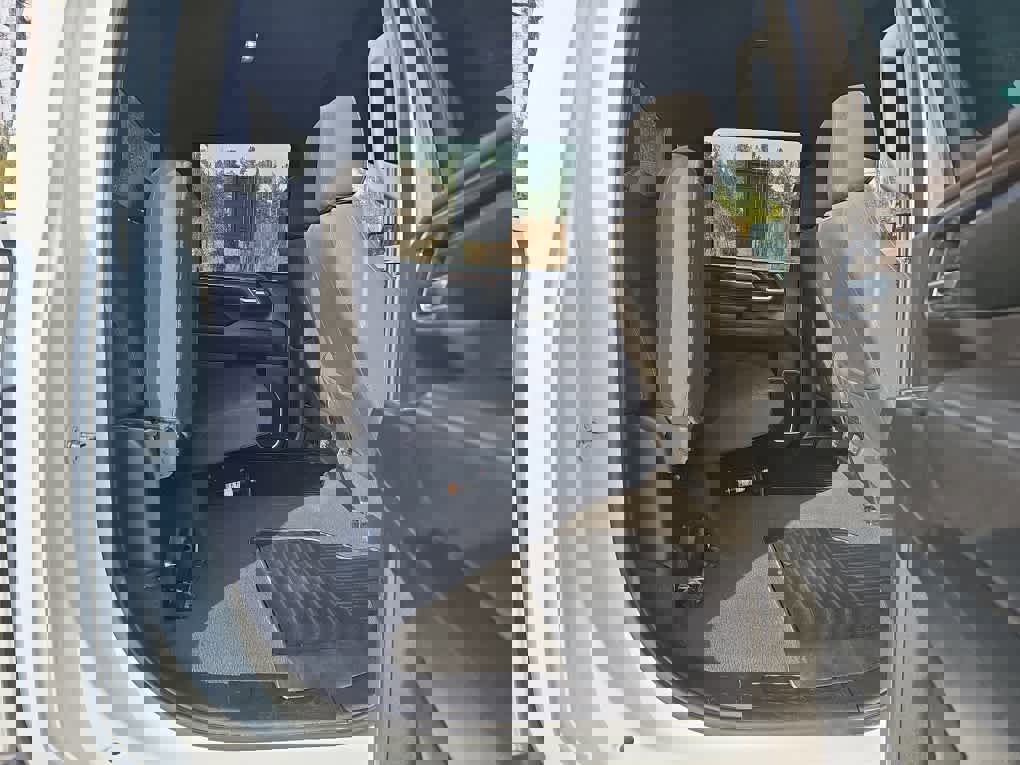 Used 2024 Chevrolet Silverado 2500 LT image 27