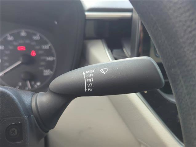 Used 2025 Toyota Corolla Cross L image 14