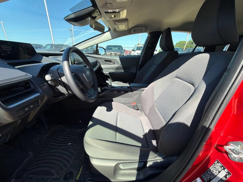 Used 2024 Toyota Prius LE FWD image 9