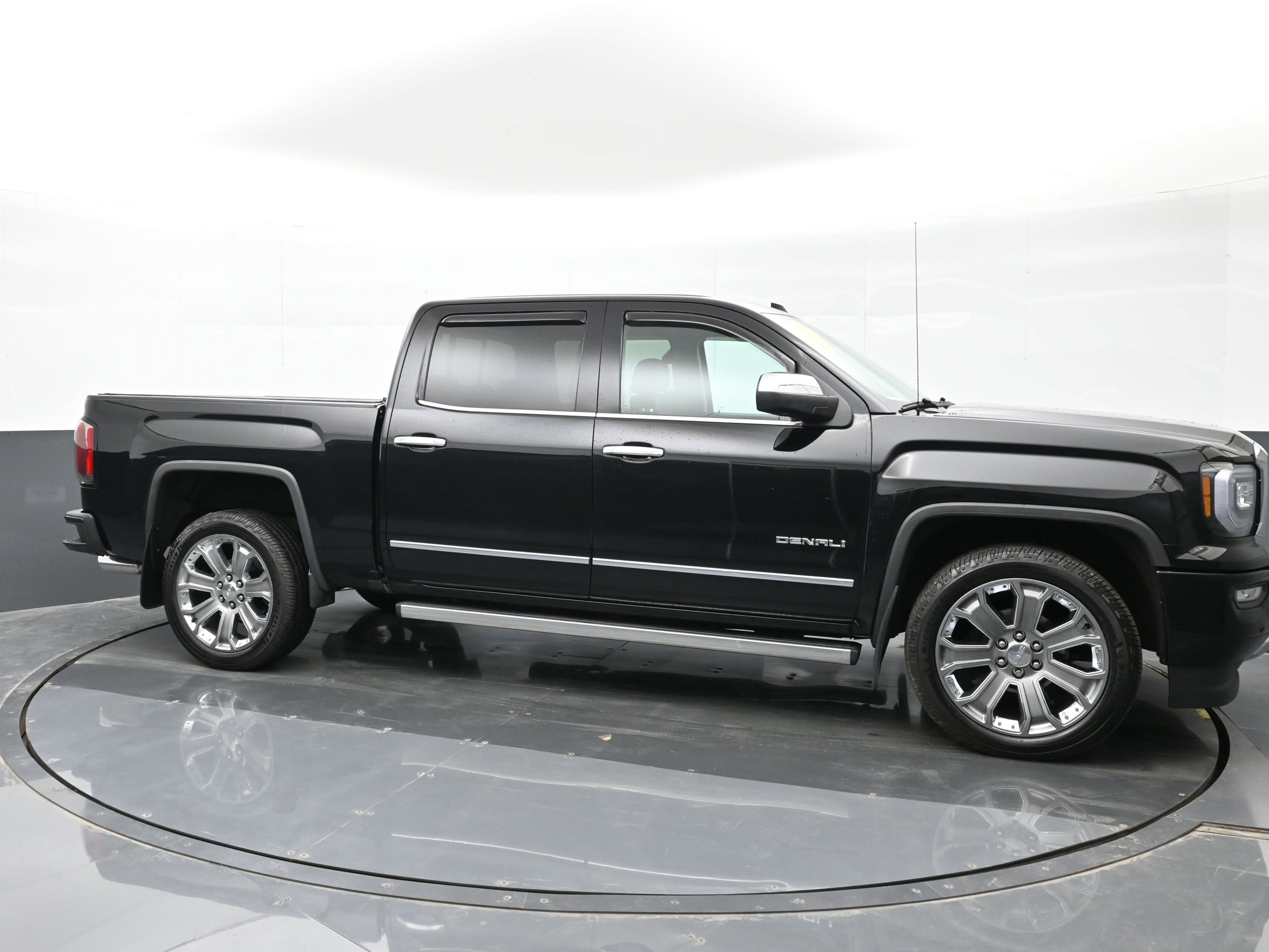 Used 2018 GMC Sierra 1500 Denali w/ Denali Ultimate Package image 5