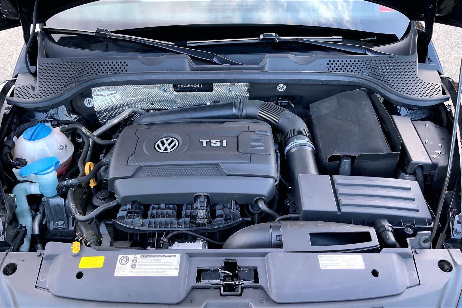 Used 2017 Volkswagen Beetle 1.8T Classic FWD image 29