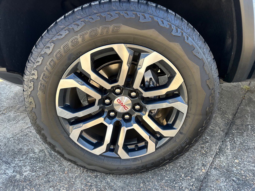 Used 2023 GMC Canyon AT4 w/ AT4 Premium Package image 17