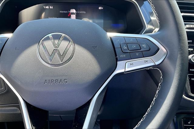 Used 2024 Volkswagen Tiguan SE w/ Panoramic Sunroof Package AWD/4WD image 12