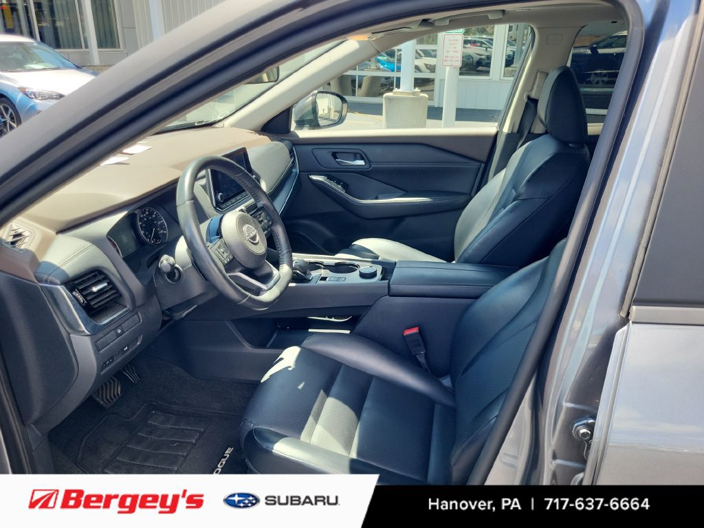 Used 2023 Nissan Rogue SV w/ SV Premium Package AWD/4WD image 9