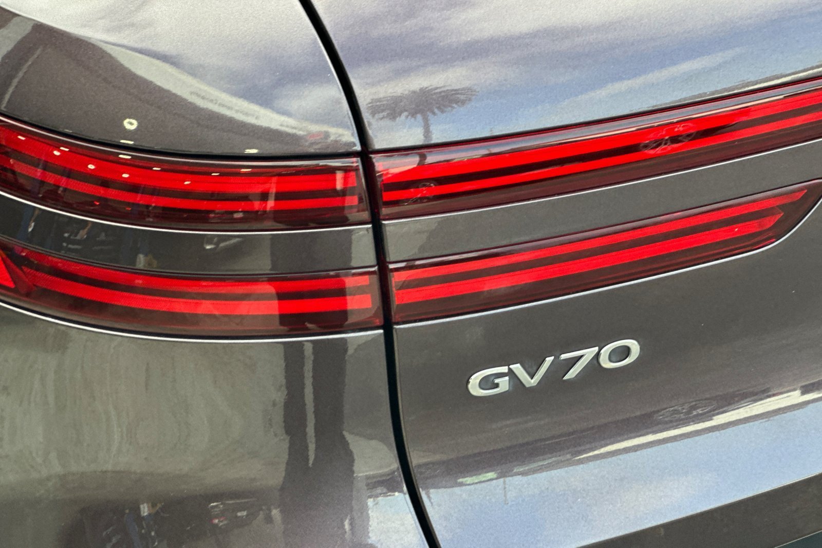 Used 2023 Genesis GV70 2.5T w/ Select Package AWD/4WD image 27