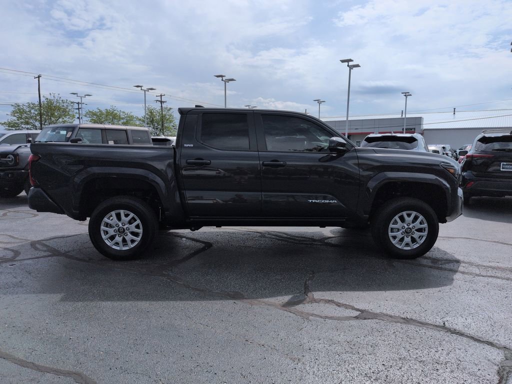 Used 2024 Toyota Tacoma SR5 AWD/4WD image 6