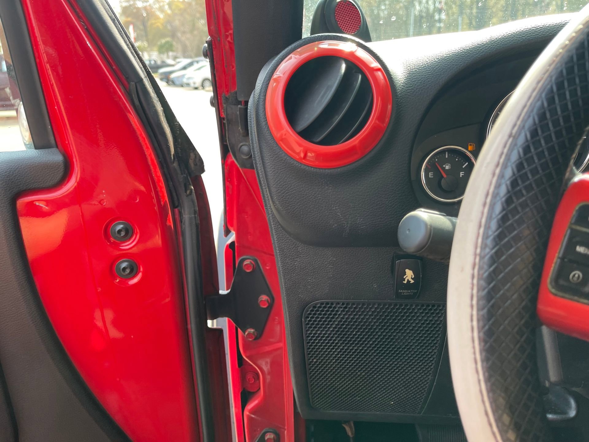 Used 2012 Jeep Wrangler Sahara w/ Connectivity Group image 15