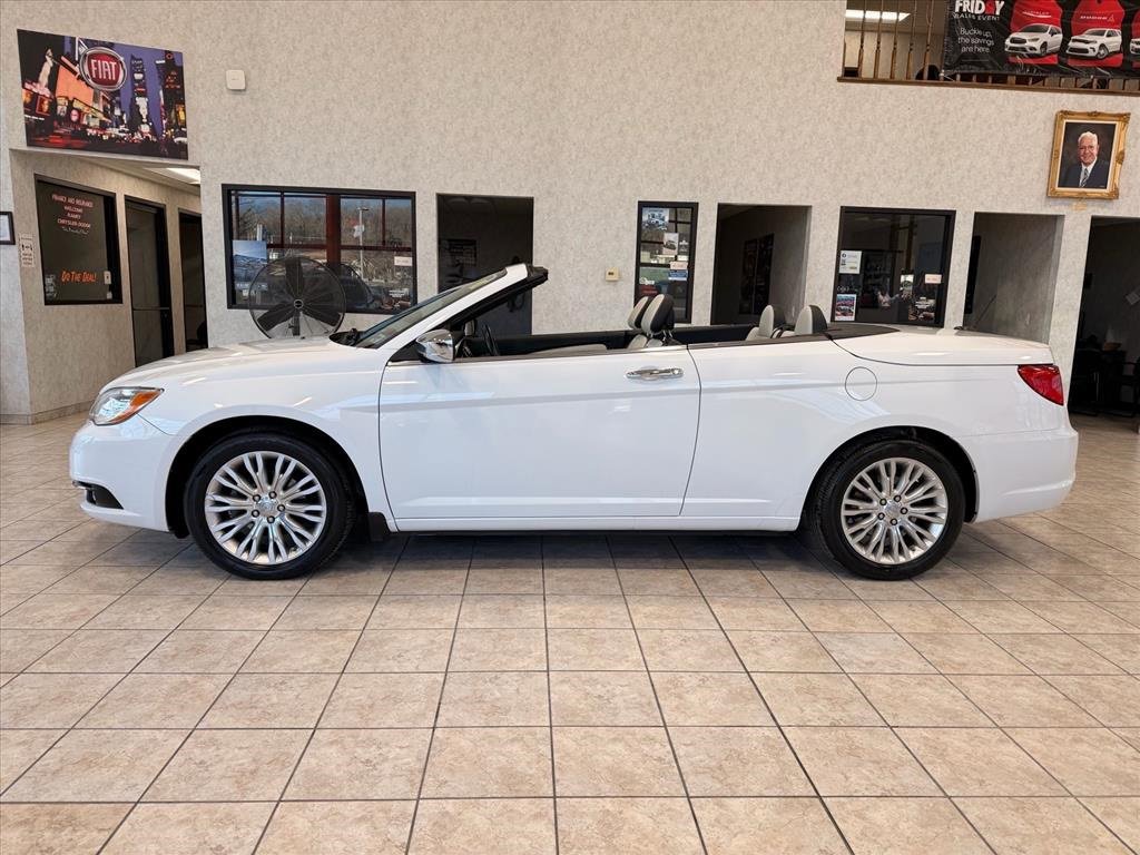 Used 2013 Chrysler 200 Limited image 4