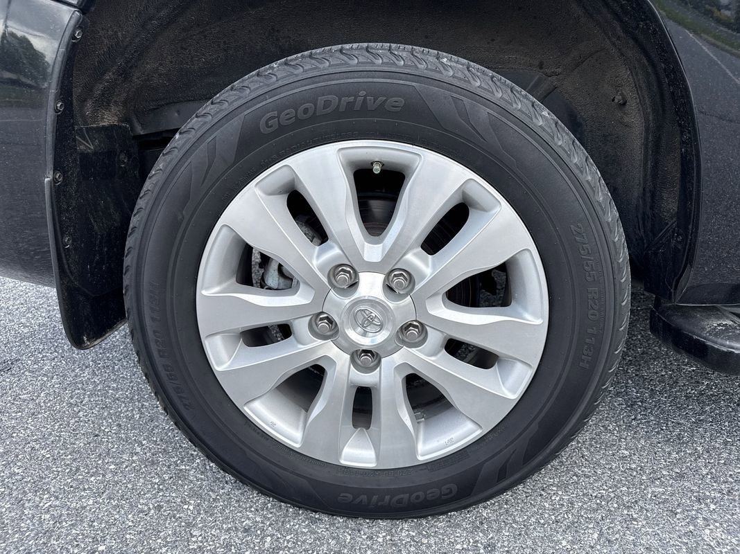 Used 2021 Toyota Sequoia Platinum AWD/4WD image 43