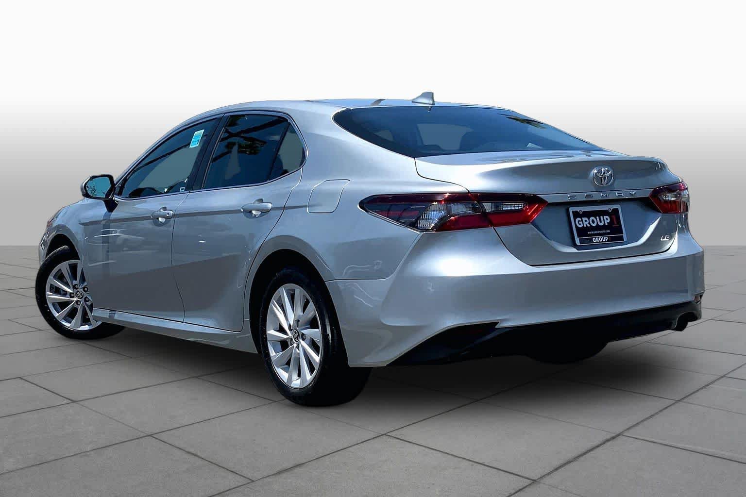 Used 2022 Toyota Camry LE w/ Carpet Mat Package (TMS) FWD image 11