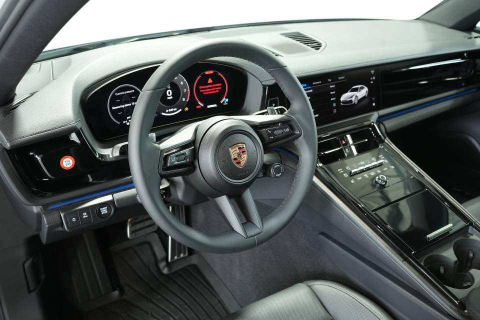 New 2025 Porsche Panamera 4 image 13