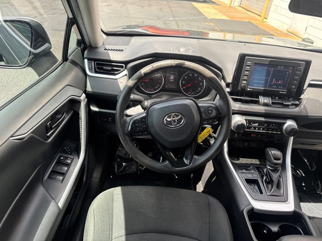 Used 2021 Toyota RAV4 LE FWD image 2