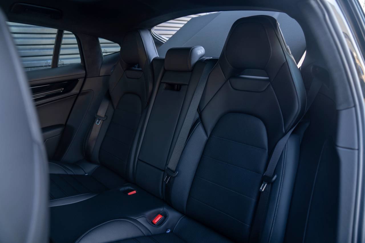 New 2026 Porsche Panamera Turbo image 30