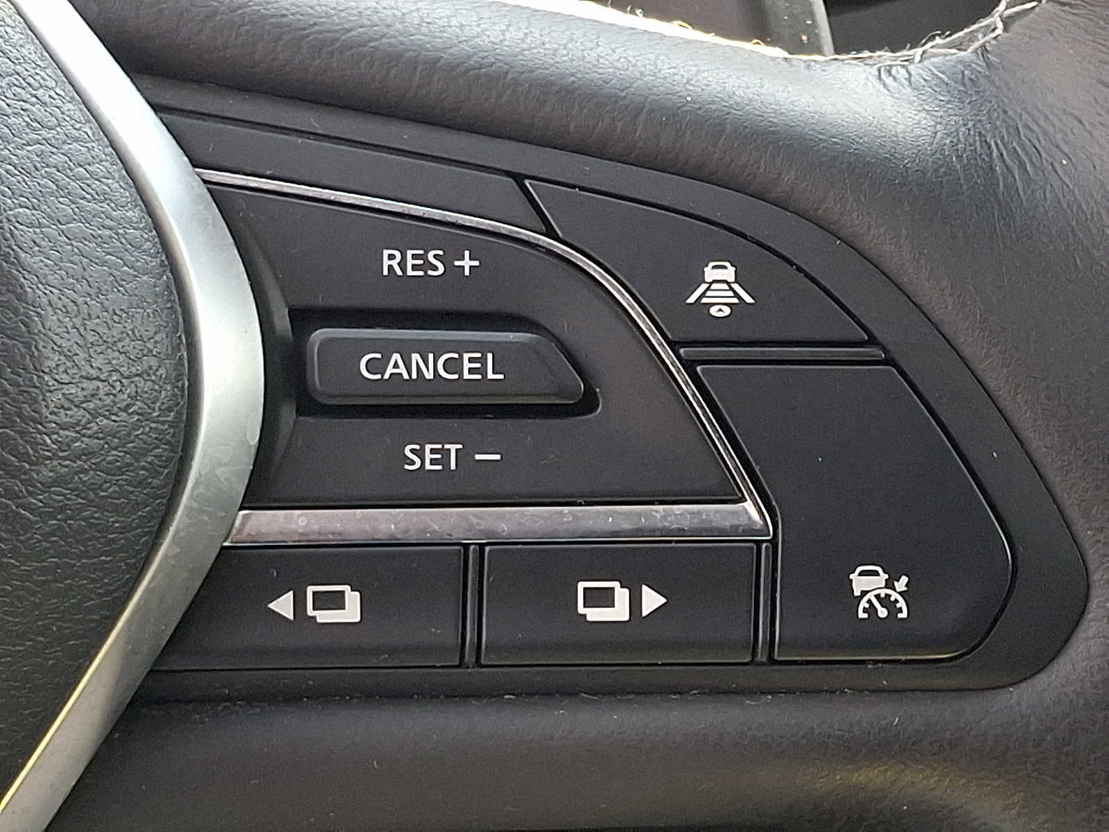 Used 2019 INFINITI QX50 Essential w/ Premium Heat Package image 24