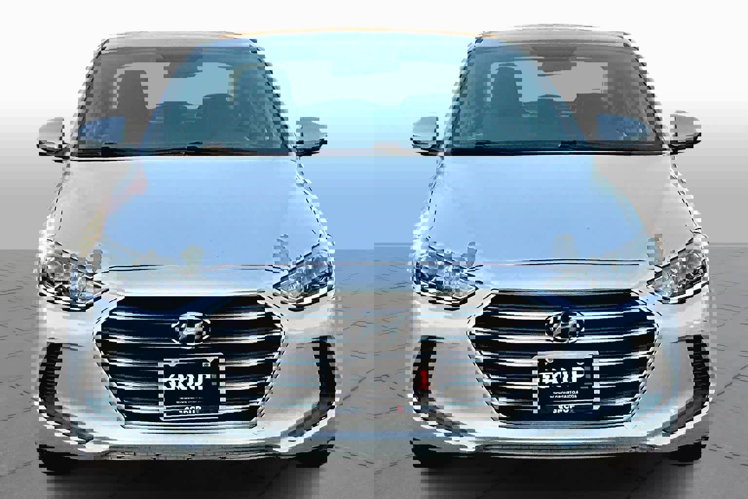 Used 2017 Hyundai Elantra SE image 3