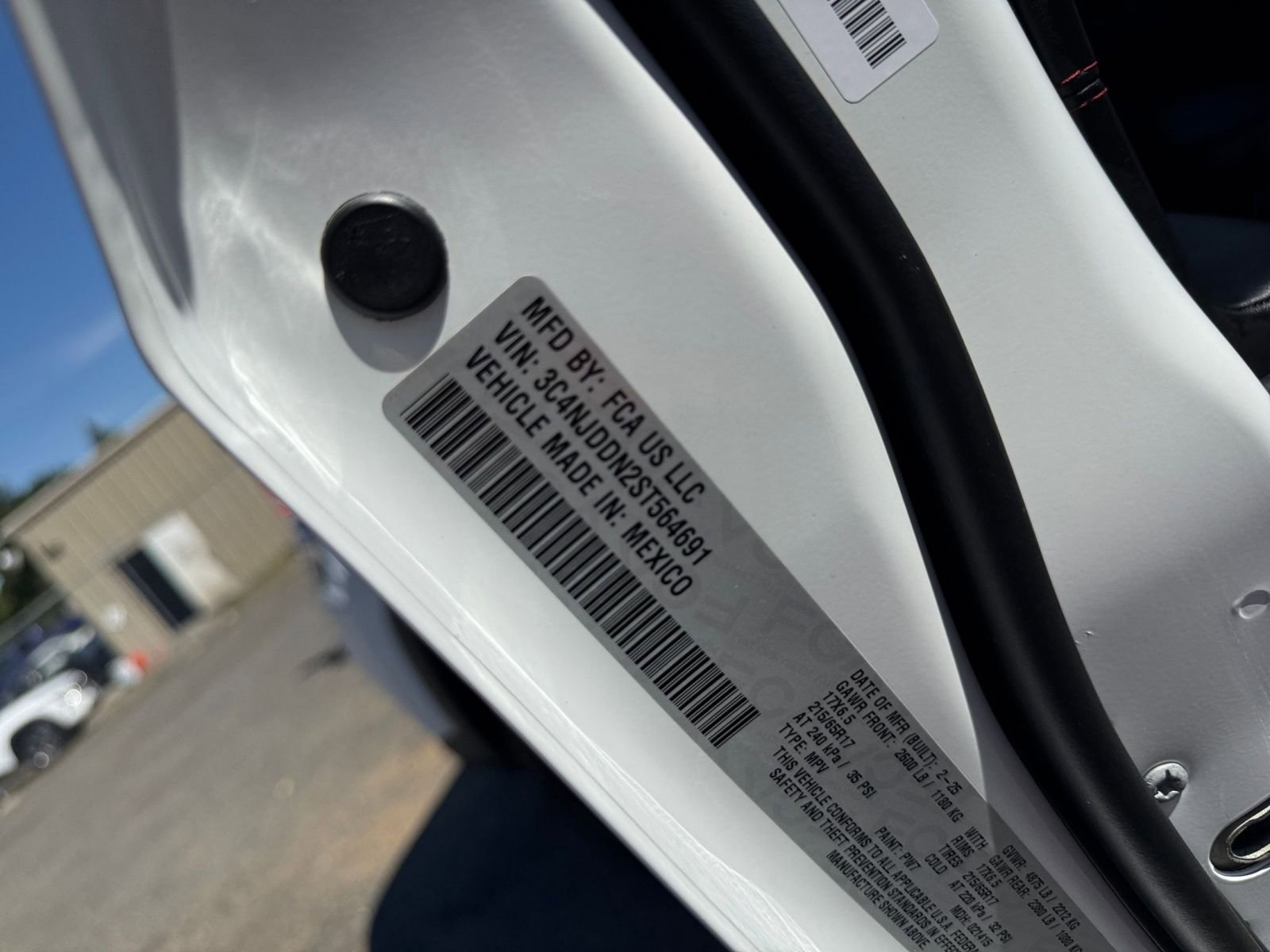 Used 2025 Jeep Compass Trailhawk image 28