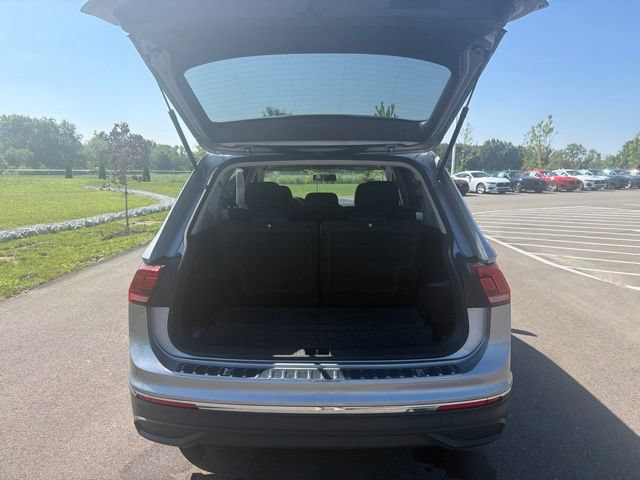 Used 2022 Volkswagen Tiguan S FWD image 9