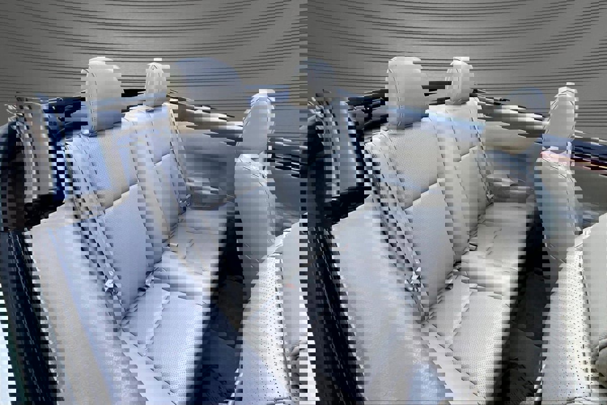 Used 2005 Toyota Solara SLE FWD image 24