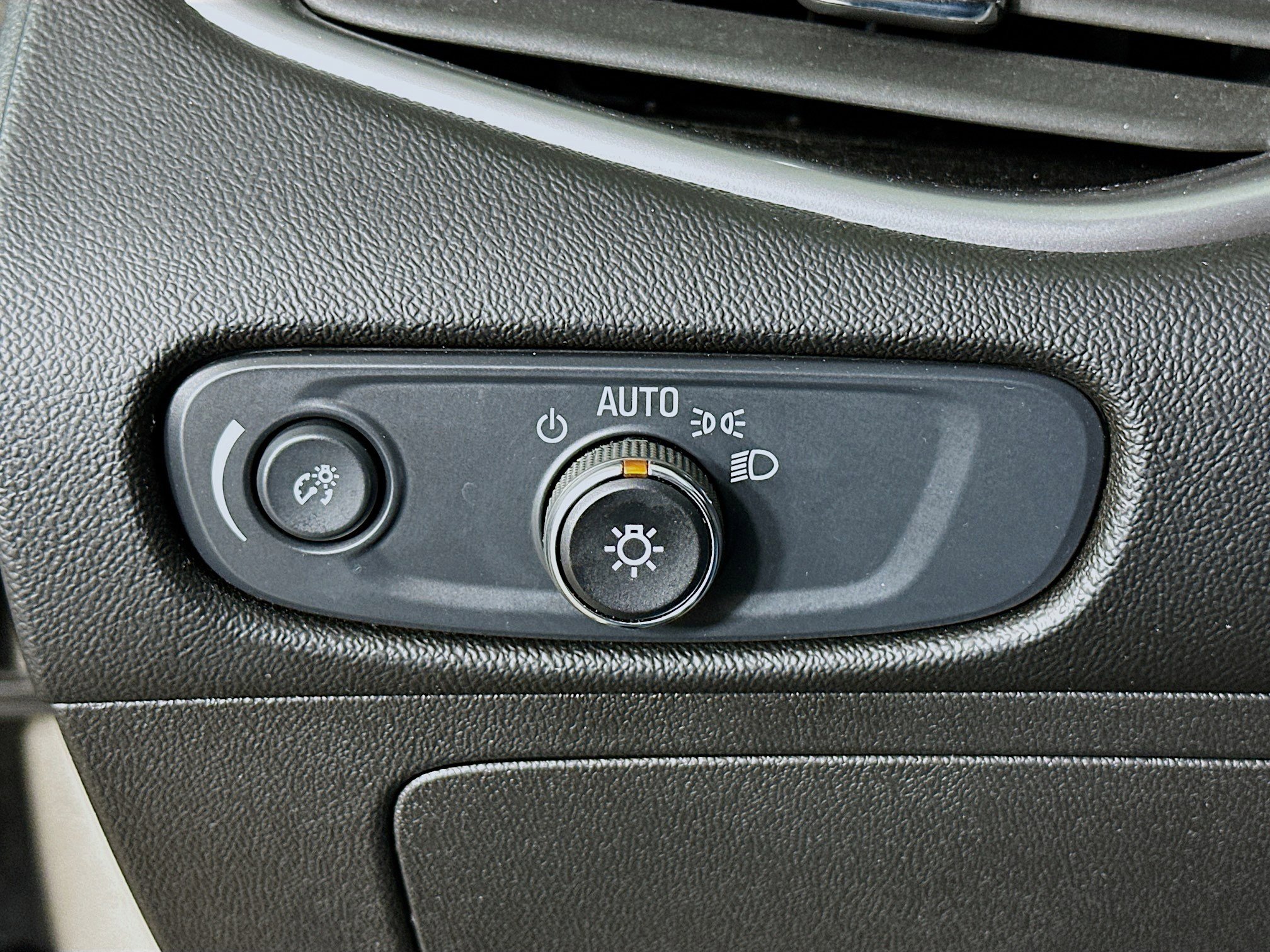 Used 2024 Chevrolet Malibu LT image 17