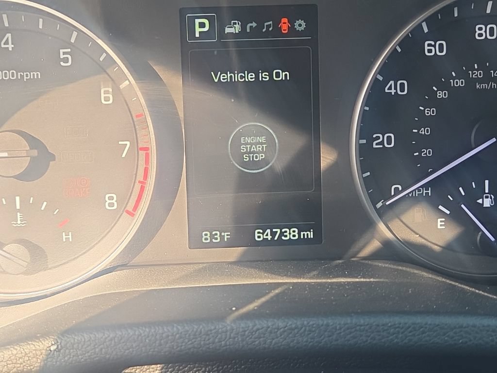 Used 2017 Hyundai Elantra Limited w/ Limited Tech Package 04 FWD image 5
